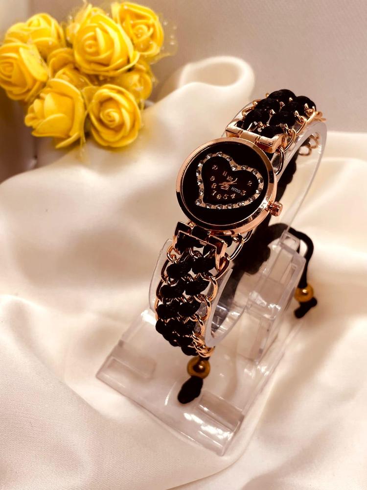 Elegant ladies watch with leather strap – Femina