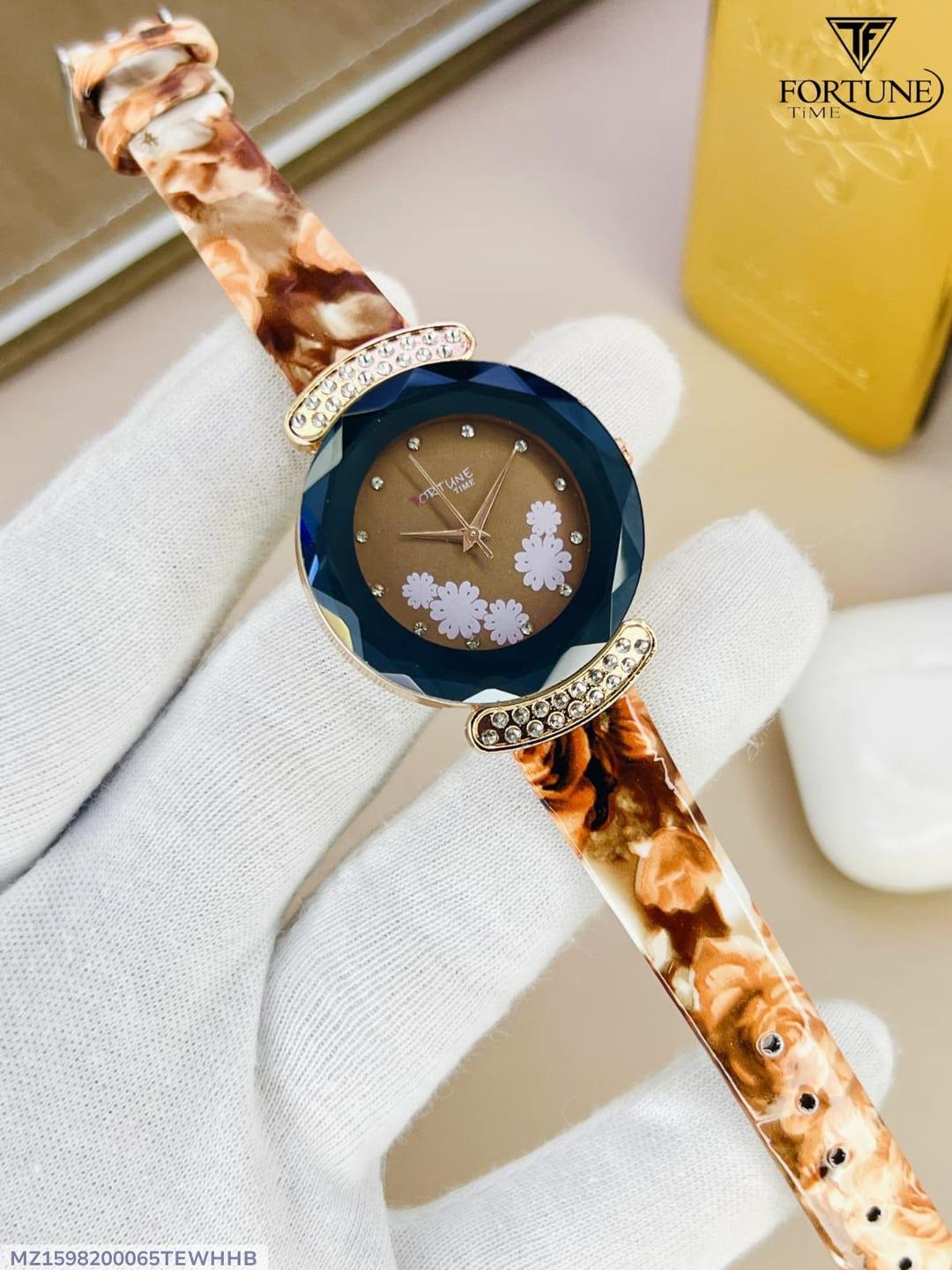 Elegant ladies watch with leather strap – Femina