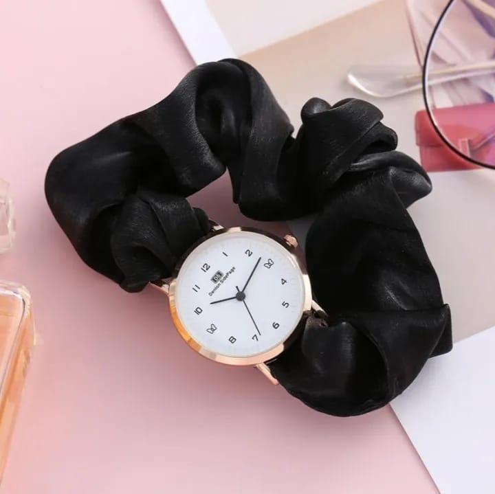 Woman's quartz watch