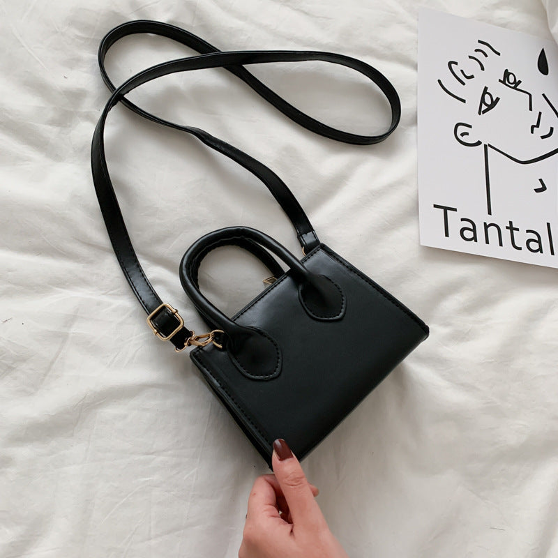 Affordable crossbody bags for girls under 2000 PKR
