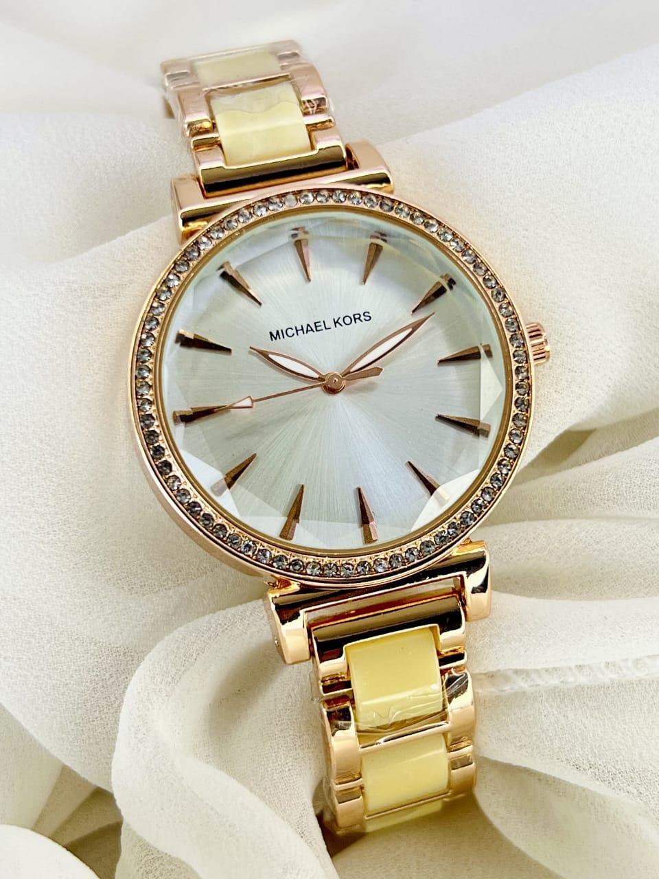 Elegant Gold Women’s Watch – Perfect for Daily & Party Wear