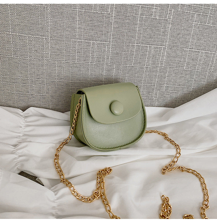 Trendy shoulder bag for university girls in Pakistan
