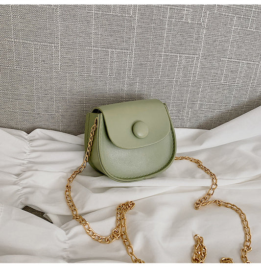 Trendy shoulder bag for university girls in Pakistan
