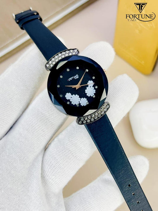 Elegant ladies watch with leather strap – Femina
